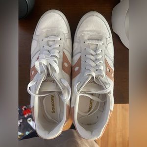 Size 11 women’s Shadow Original Saucony